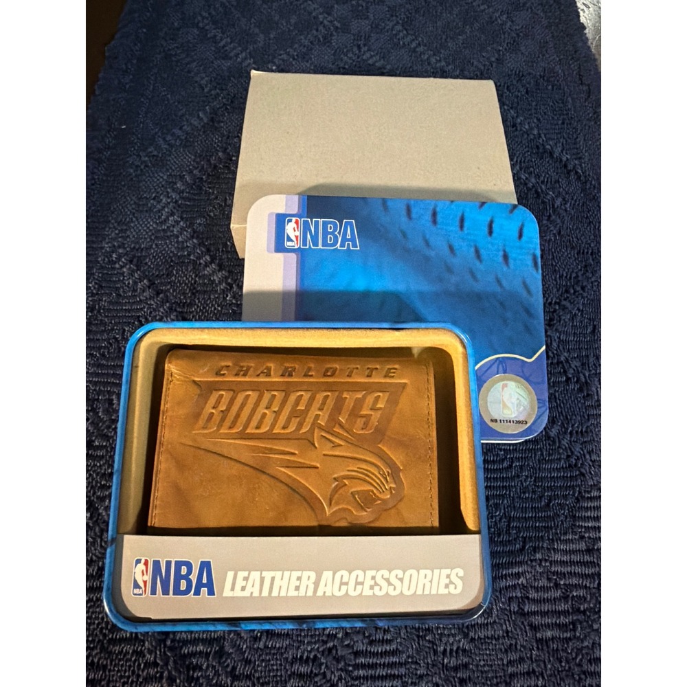 NBA Charlotte Bobcats Brown Leather Trifold Wallet New in Gift Tin